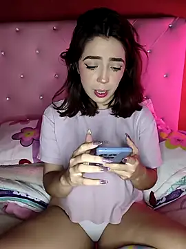 Snapshot of summi10 chatting on November 29, 10:57 pm summi10 online show from November 29, 10:57 pm