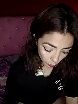 Snapshot of summi10 chatting on December 2, 11:00 pm summi10 online show from December 2, 11:00 pm