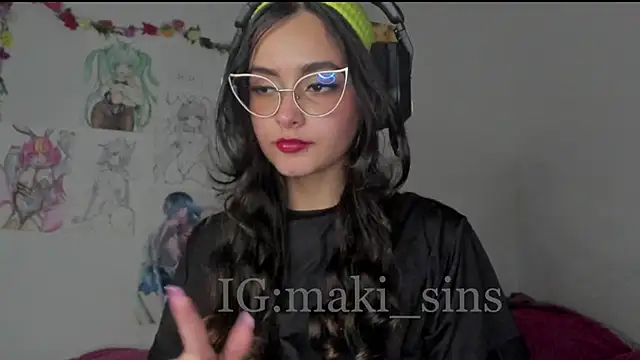 Snapshot of Maki_sins chatting on April 11, 3:11 am Maki sins online show from April 11, 3:11 am