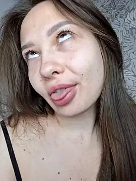 Snapshot of Olivia_OliV chatting on May 2, 12:48 am Olivia OliV online show from May 2, 12:48 am