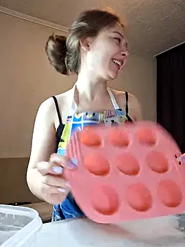Snapshot of Olivia_OliV chatting on May 22, 1:02 am Olivia OliV online show from May 22, 1:02 am