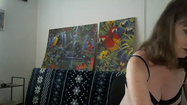 sweetdolly20 online show from November 1, 7:10 am