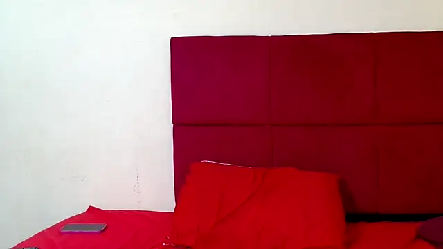 Snapshot of HugeTitisxx chatting on December 14, 1:16 pm HugeTitisxx online show from December 14, 1:16 pm