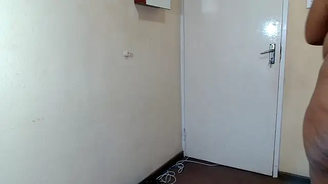 HugeTitisxx online show from April 4, 6:22 am