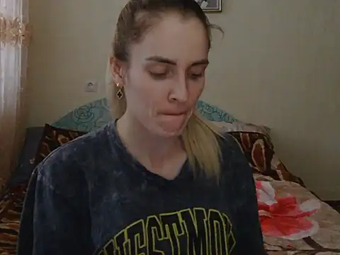 JayeTyler online show from December 18, 7:47 am