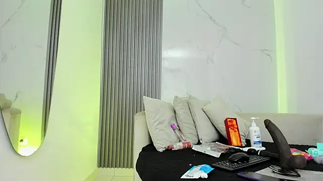 Snapshot of kiaratentation chatting on September 19, 10:32 pm kiaratentation online show from September 19, 10:32 pm