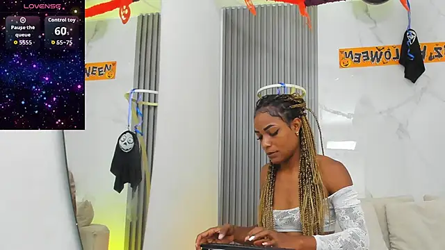 Snapshot of kiaratentation chatting on November 5, 7:47 pm kiaratentation online show from November 5, 7:47 pm