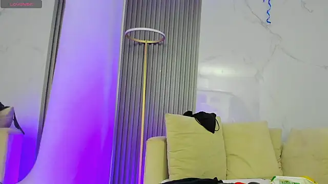 Snapshot of kiaratentation chatting on December 3, 7:45 pm kiaratentation online show from December 3, 7:45 pm