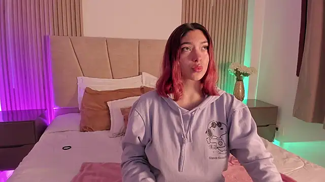 Victoria Beaumont online show from April 14, 12:00 pm