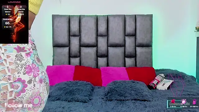 miaroberts69 online show from October 8, 11:57 pm