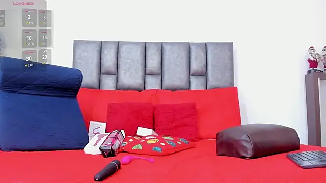 miaroberts69 online show from December 20, 8:38 pm