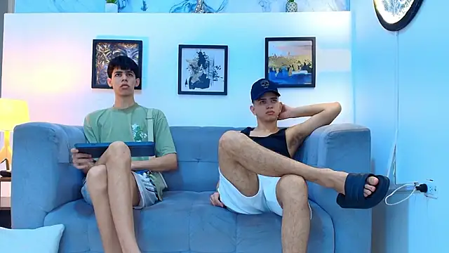 TWINKS FRIENDS online show from March 18, 1:25 pm