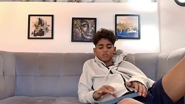 TWINKS FRIENDS online show from April 25, 1:25 pm