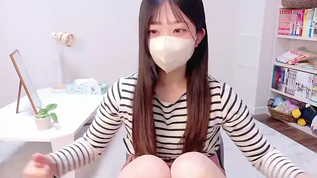 Snapshot of OSUSHI-CHAN chatting on October 15, 6:19 pm OSUSHI-CHAN online show from October 15, 6:19 pm