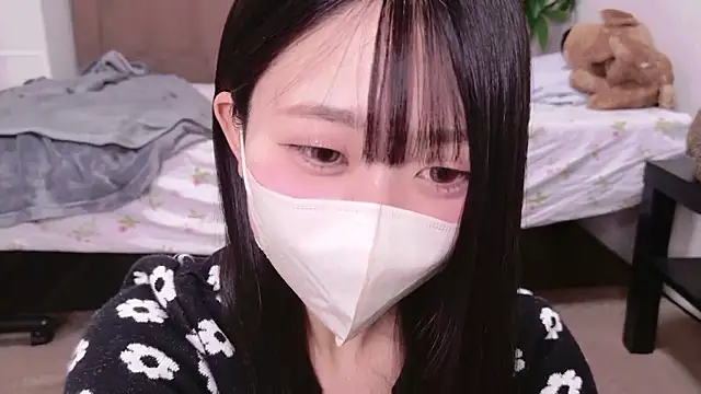 Snapshot of OSUSHI-CHAN chatting on November 12, 3:45 pm OSUSHI-CHAN online show from November 12, 3:45 pm