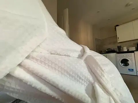 FrancescaXO online show from March 3, 3:18 pm