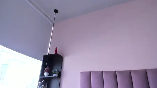 violet myerrs online show from November 29, 1:47 pm