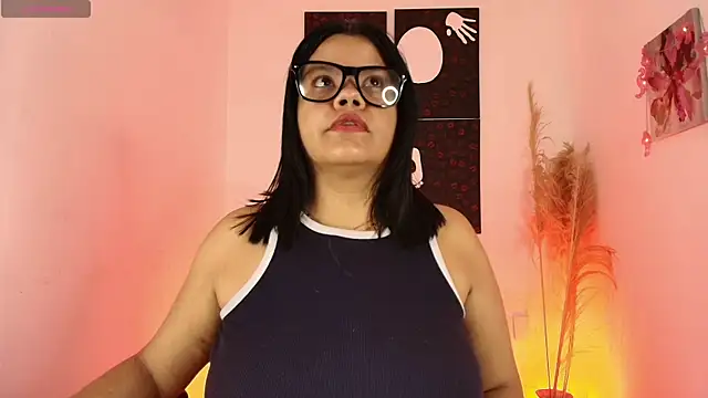 Snapshot of Iamlola_ chatting on September 12, 6:46 am Iamlola online show from September 12, 6:46 am