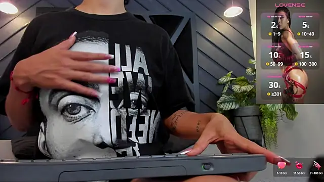 zoe martins  online show from October 29, 5:25 pm