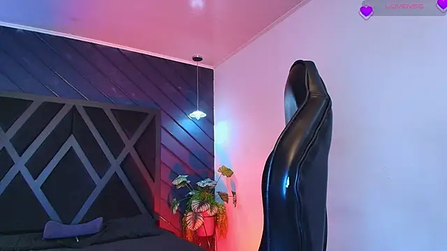 zoe martins  online show from April 21, 3:28 pm