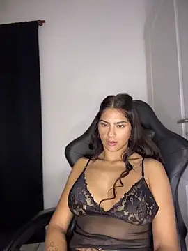 chicachocolate01 online show from June 2, 1:51 am