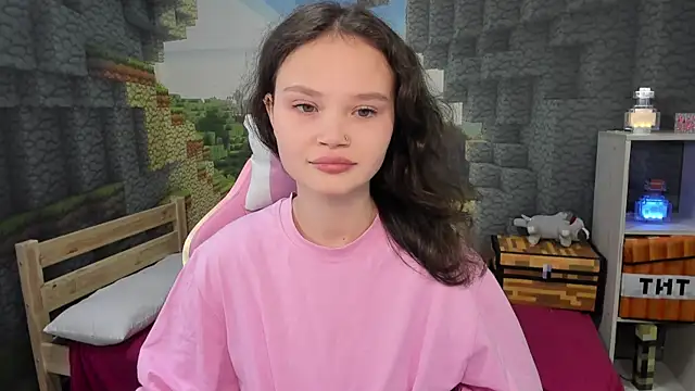 EmilyChaves online show from October 20, 8:09 pm