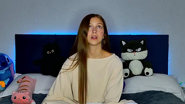 MissEmilyMiller online show from March 23, 7:07 pm