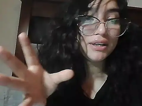 Snapshot of creepyh0e_ chatting on June 11, 2:53 am creepyh0e online show from June 11, 2:53 am