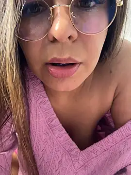 sweet shadil  online show from September 19, 1:40 am