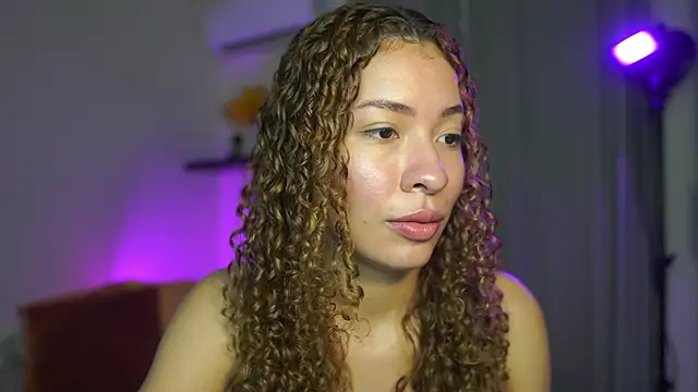 Snapshot of isabella-garcia- chatting on September 23, 1:52 am isabella-garcia- online show from September 23, 1:52 am