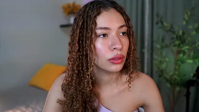 isabella-garcia- online show from November 10, 11:04 pm