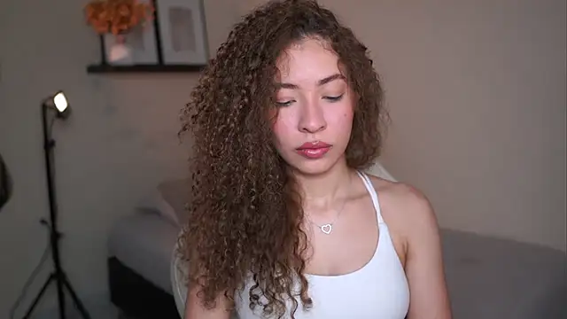 isabella-garcia- online show from February 28, 1:50 am