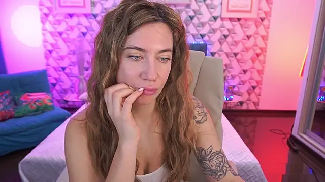 KateShanny online show from April 30, 5:36 am