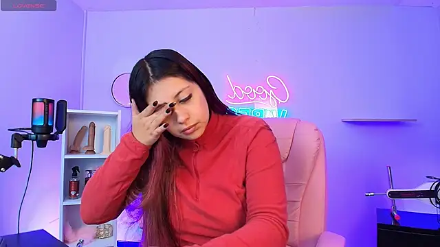 Aphriil   online show from October 11, 12:15 pm