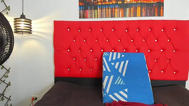 carolinacrus01 online show from October 22, 3:34 pm