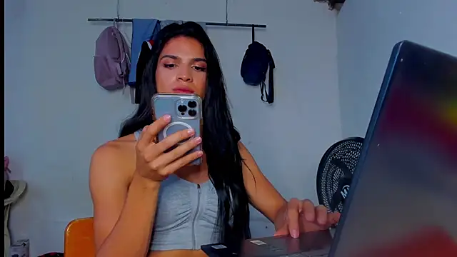 ISA BELLA VZL online show from January 12, 9:20 pm