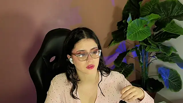 LiLLiAnderson online show from September 9, 11:43 am