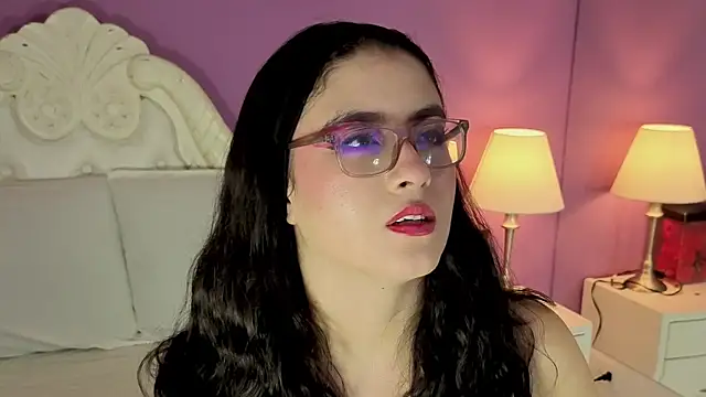 LiLLiAnderson online show from October 6, 11:40 am