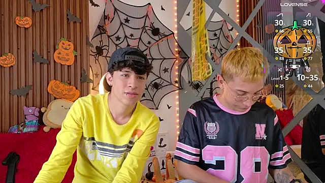 Axel  Evans online show from October 22, 12:49 pm