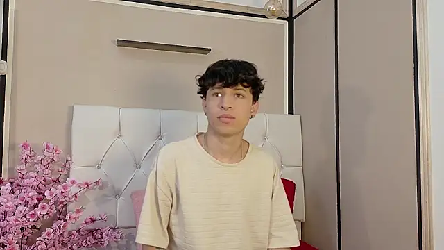 Axel  Evans online show from October 27, 12:09 pm