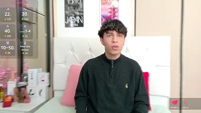 Axel  Evans online show from November 1, 12:29 pm