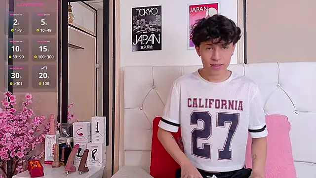 Axel  Evans online show from November 11, 12:38 pm