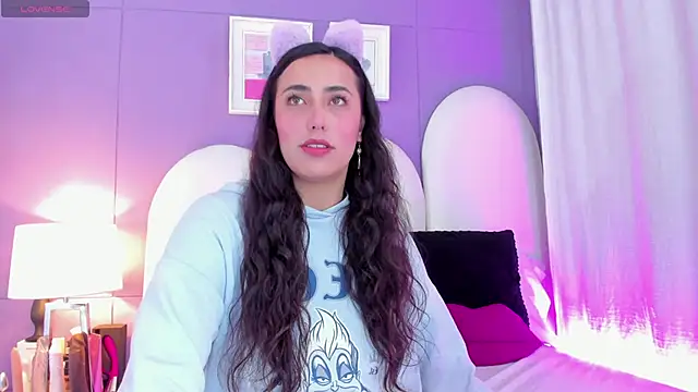 my aleja  online show from October 22, 3:23 pm