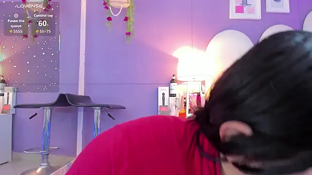 my aleja  online show from November 16, 2:44 pm