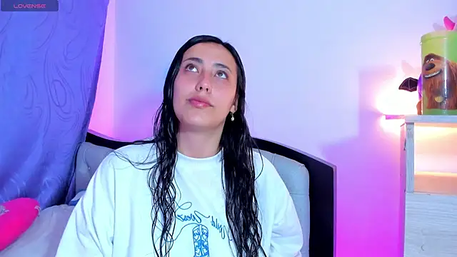 my aleja  online show from April 5, 1:03 am