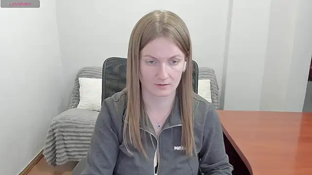 Alisha Skyes online show from April 5, 3:31 pm