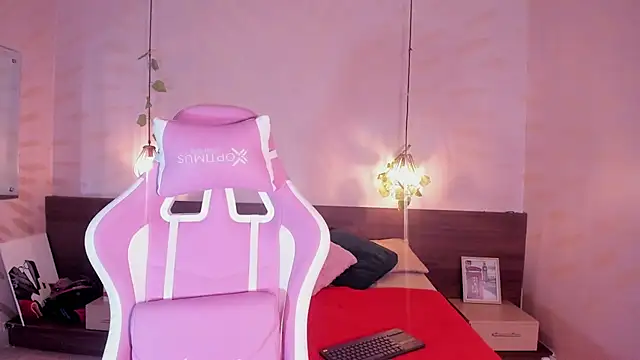 Snapshot of daphne_courtis chatting on September 22, 3:19 am daphne courtis online show from September 22, 3:19 am