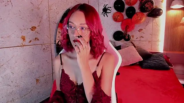 Snapshot of daphne_courtis chatting on October 29, 1:30 am daphne courtis online show from October 29, 1:30 am