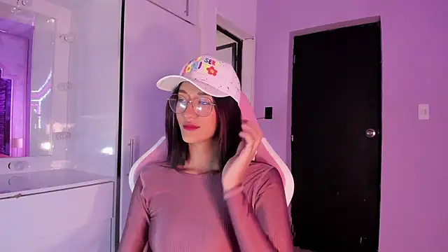 Snapshot of daphne_courtis chatting on November 10, 3:05 am daphne courtis online show from November 10, 3:05 am