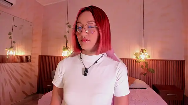 daphne courtis online show from March 13, 3:13 am